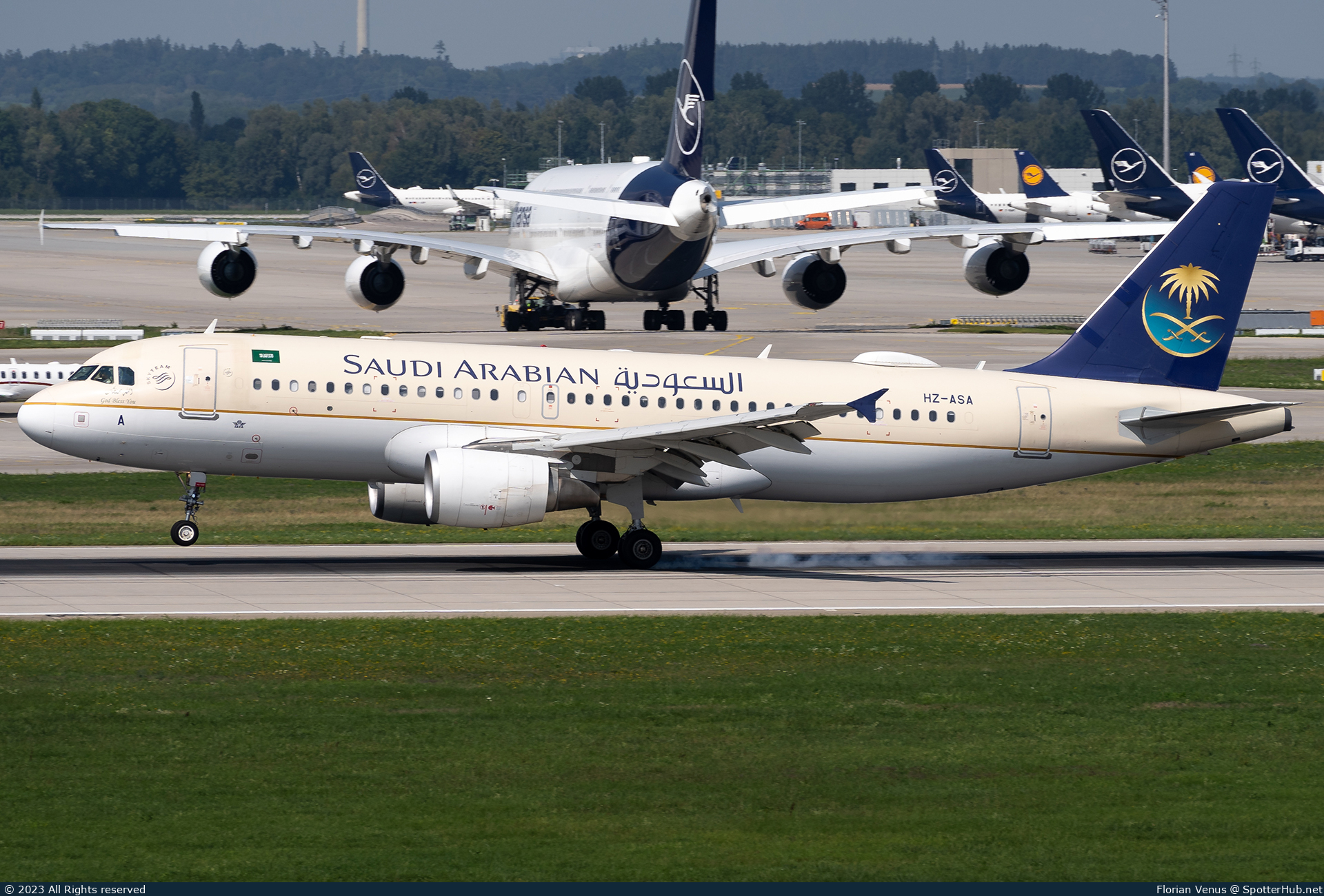 Photo of HZ-ASA - Airbus A320-214 operated by Saudi Arabian Airlines