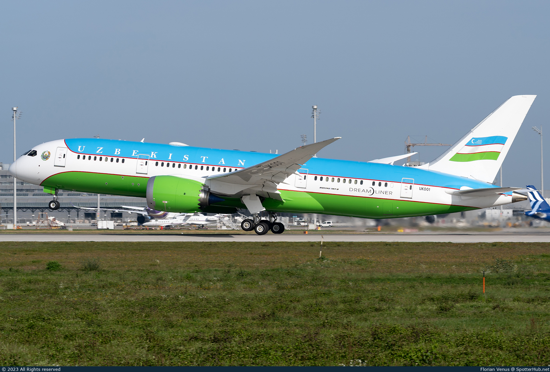 Photo of UK001 - Boeing 787-8 Dreamliner operated by Government of the Republic of Uzbekistan
