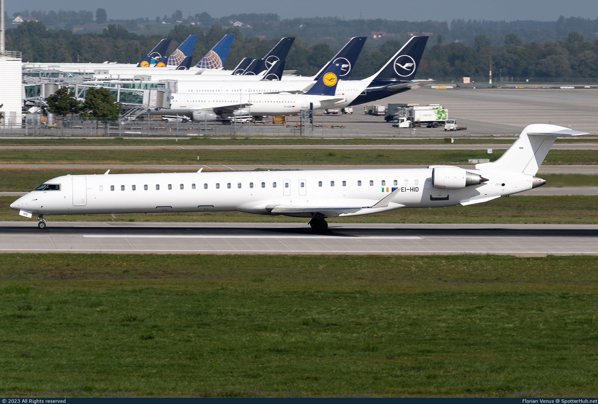 Photo of EI-HID - Bombardier CRJ-1000EL operated by CityJet