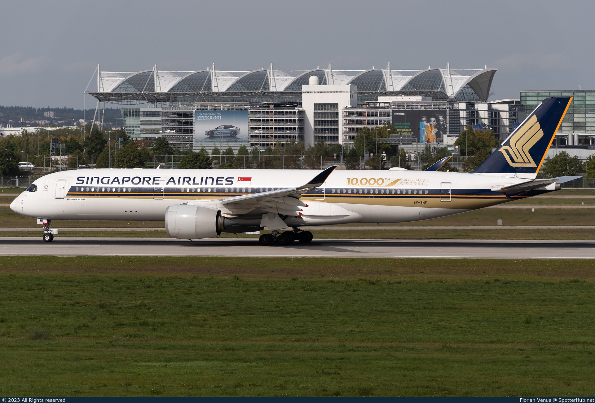 Photo of 9V-SMF - Airbus A350-941 operated by Singapore Airlines