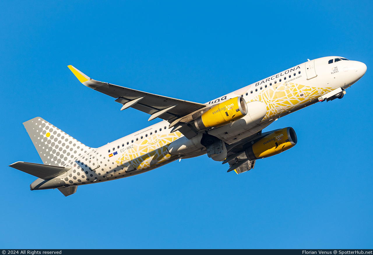 Photo of EC-MNZ - Airbus A320-232 operated by Vueling
