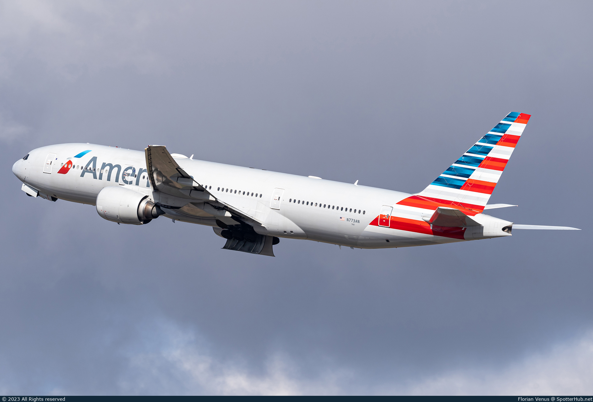 Photo of N773AN - Boeing 777-223(ER) operated by American Airlines