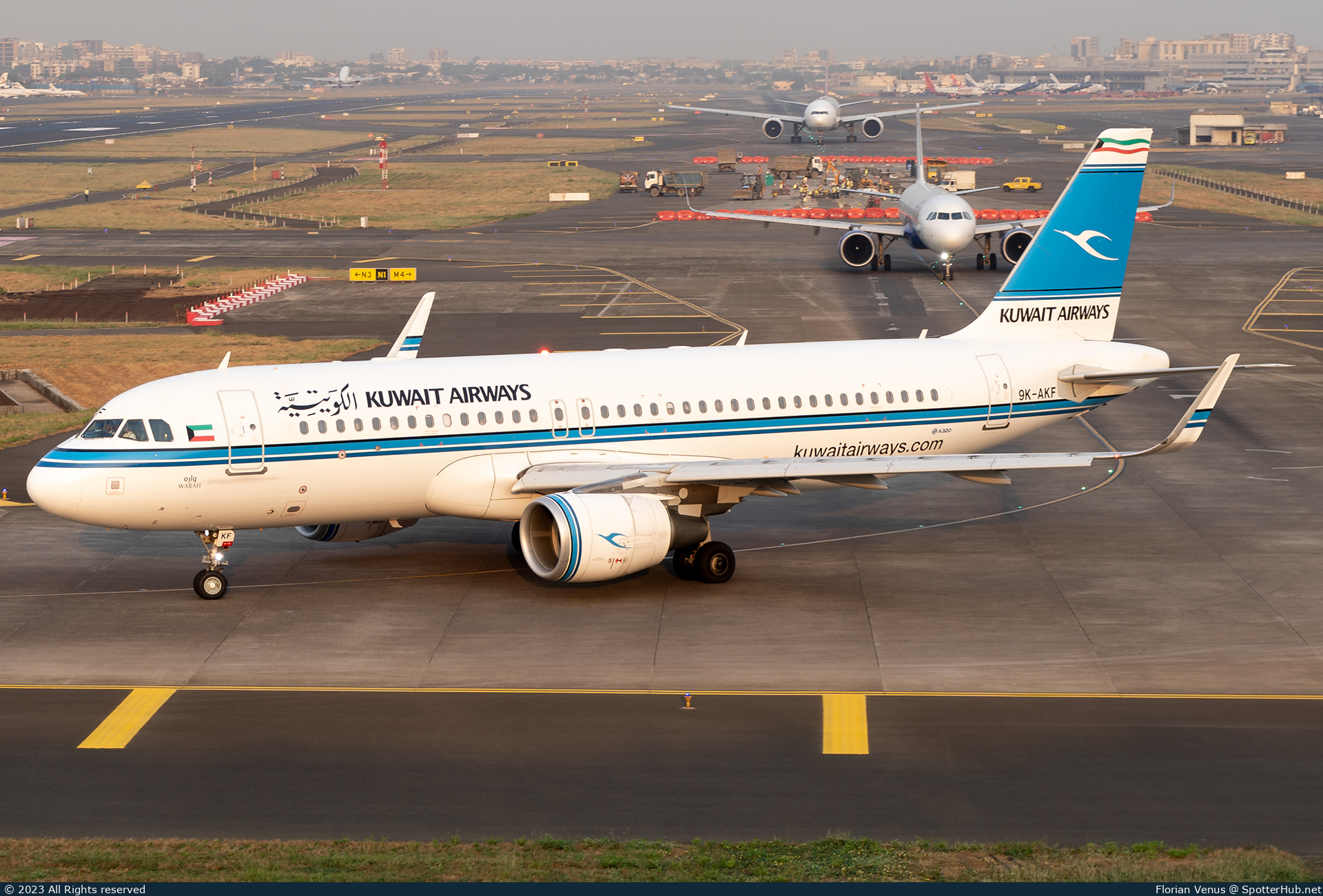 Photo of 9K-AKE - Airbus A320-214 operated by Kuwait Airways