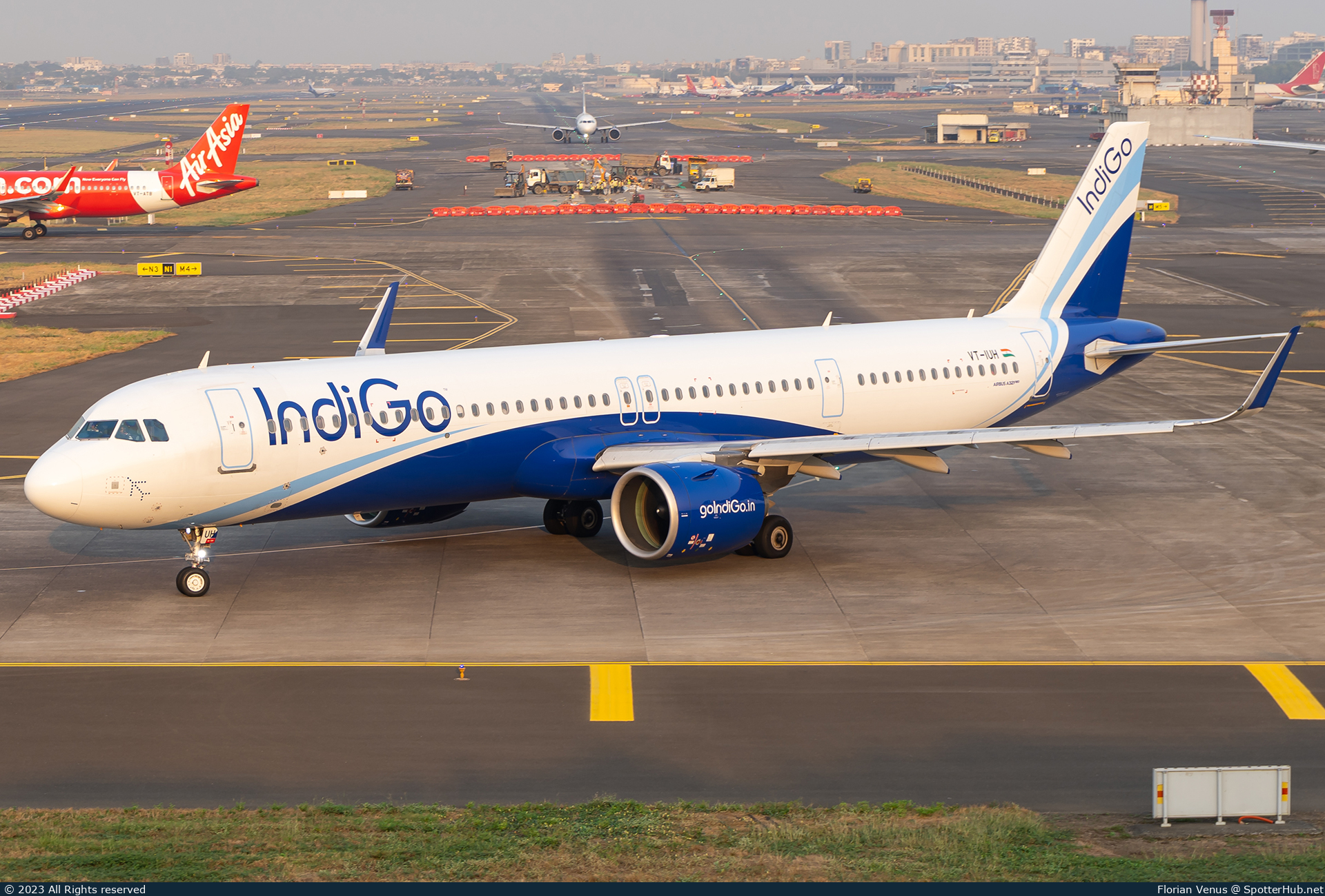 Photo of VT-IUH - Airbus A321-271NX operated by IndiGo