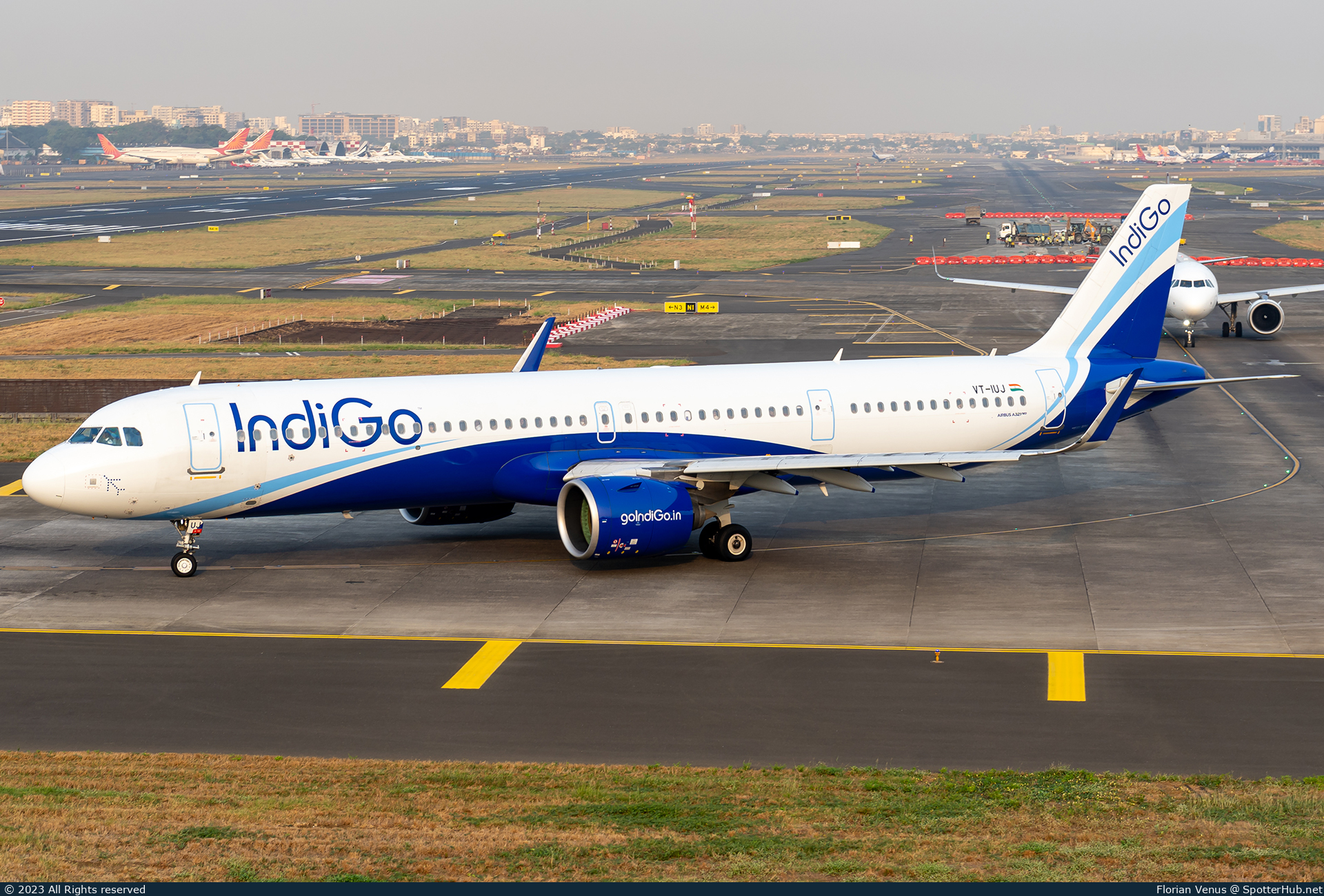 Photo of VT-IUJ - Airbus A321-271NX operated by IndiGo