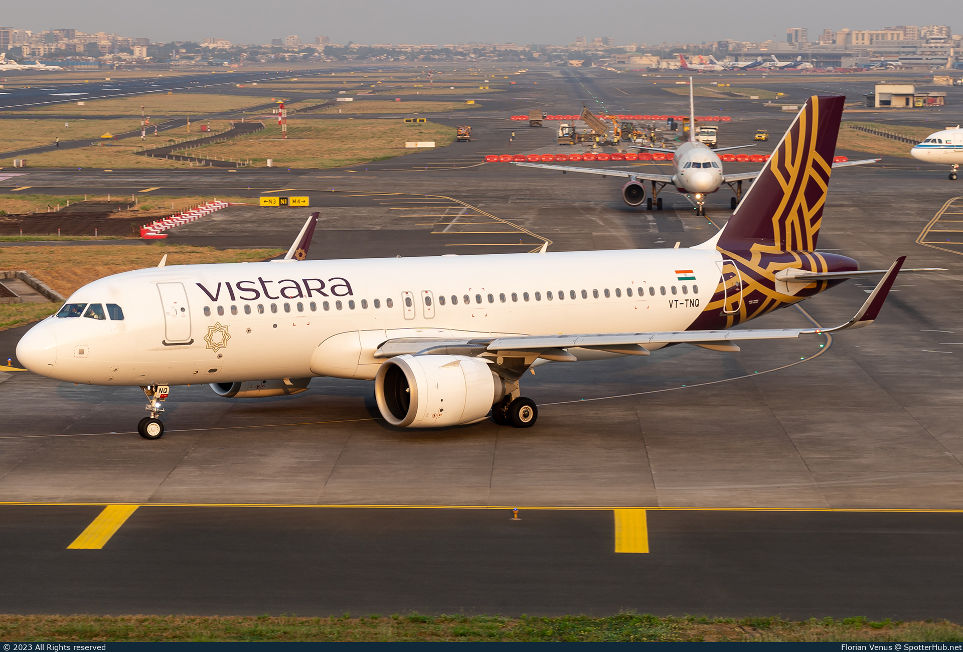 Photo of VT-TNQ - Airbus A320-251N operated by Vistara