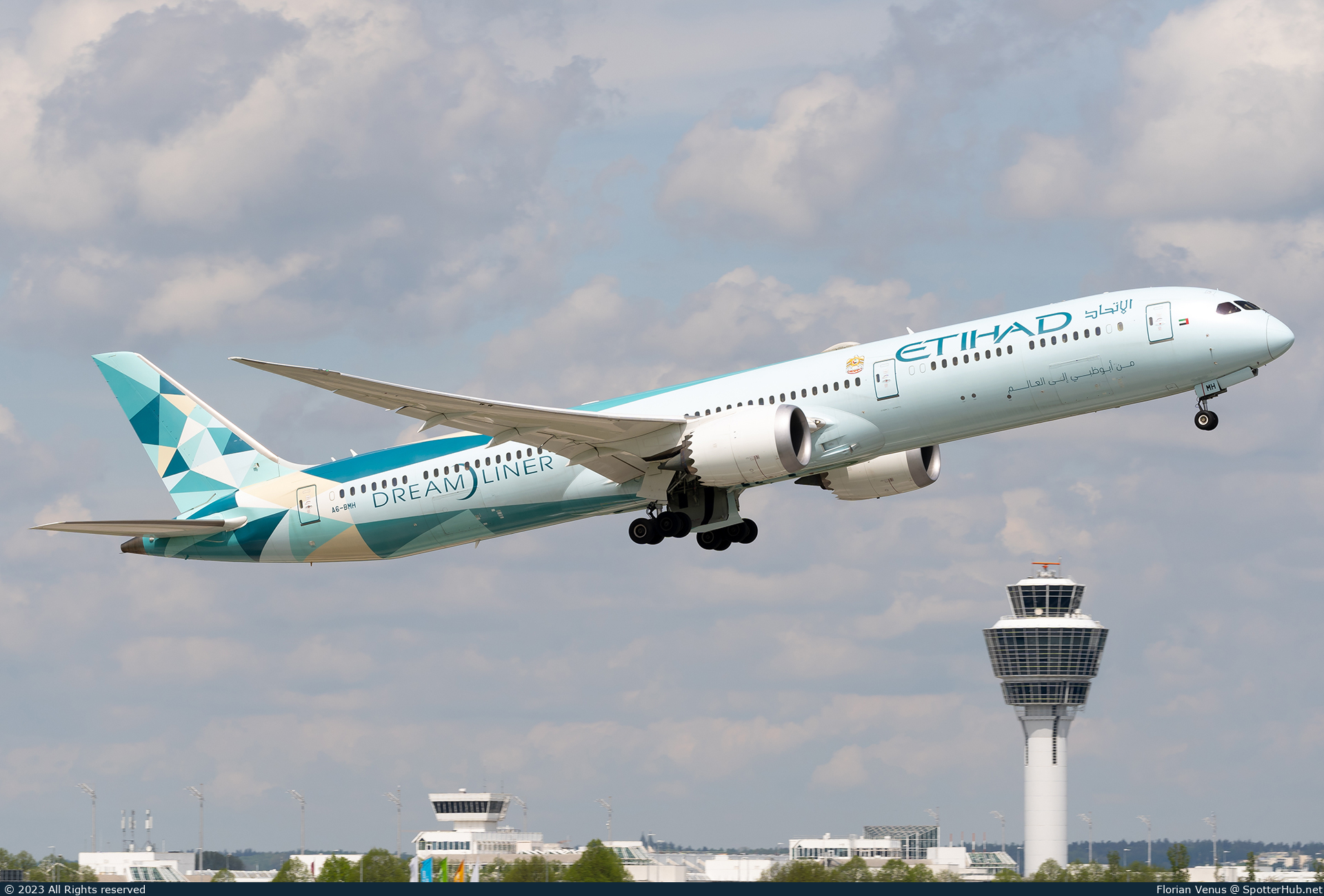 Photo of A6-BMH - Boeing 787-10 Dreamliner operated by Etihad Airways