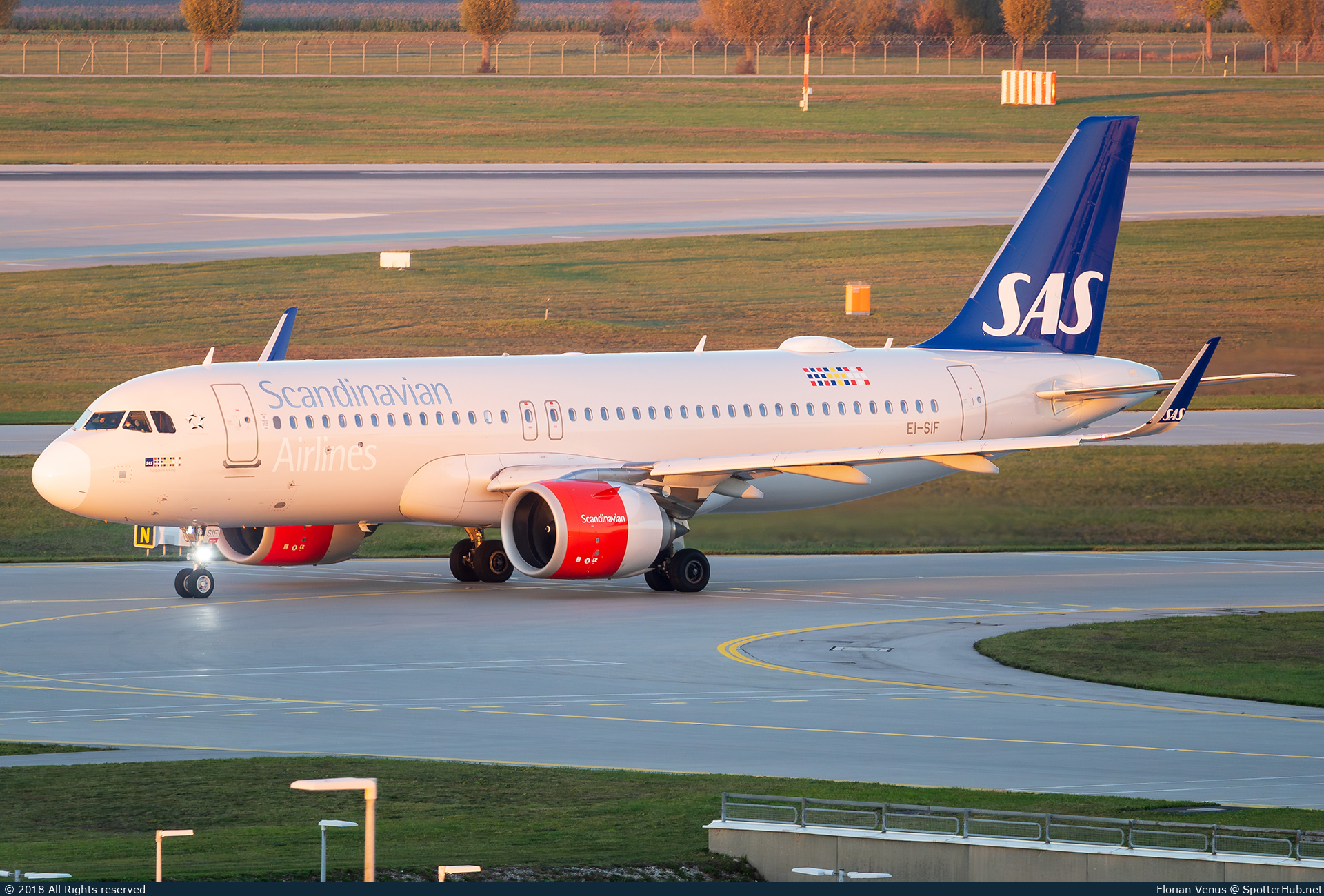 Photo of EI-SIF - Airbus A320-251N operated by SAS Ireland