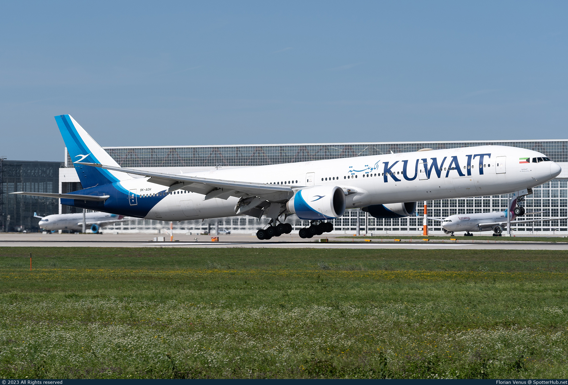 Photo of 9K-AOH - Boeing 777-369(ER) operated by Kuwait Airways