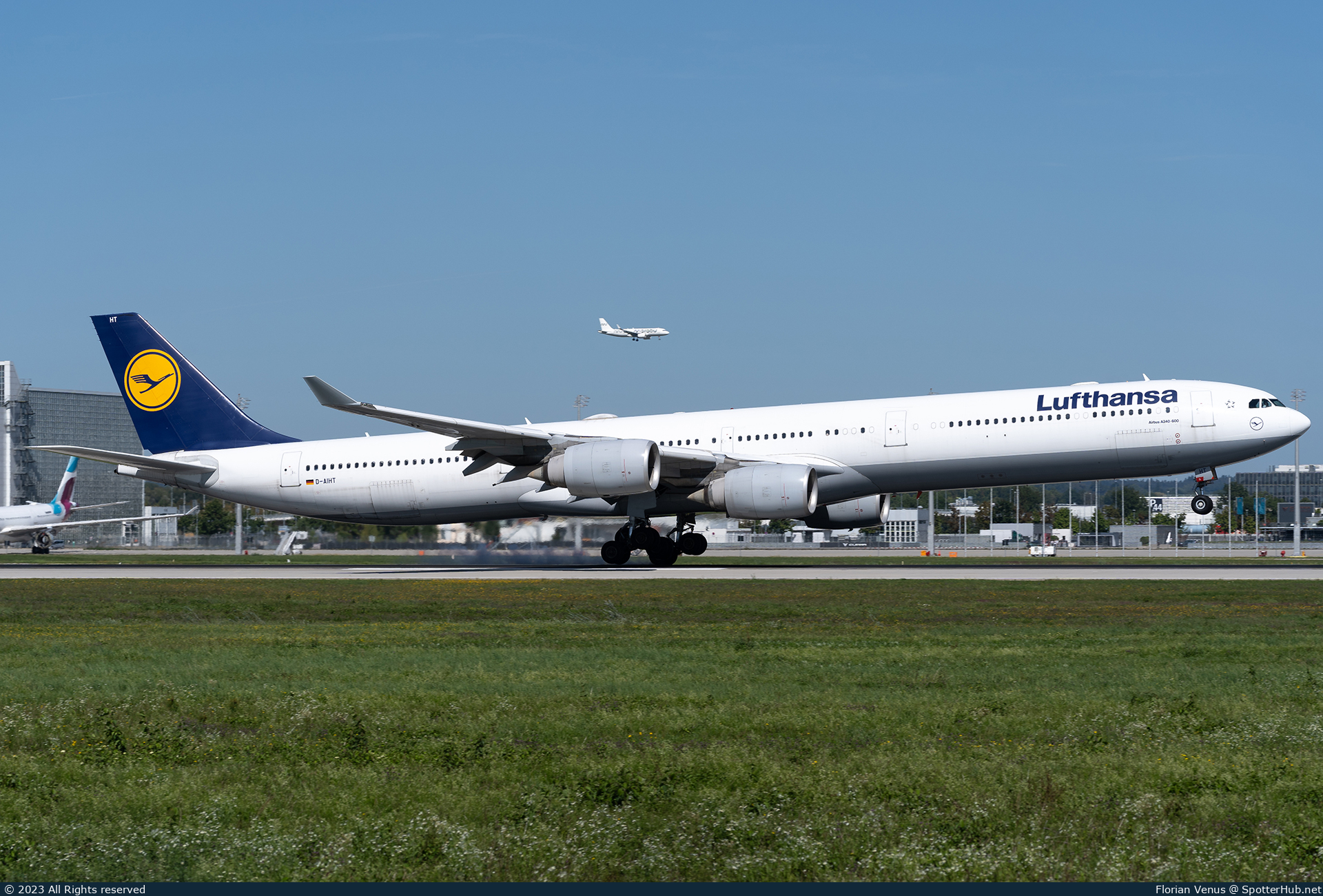 Photo of D-AIHT - Airbus A340-642 operated by Lufthansa