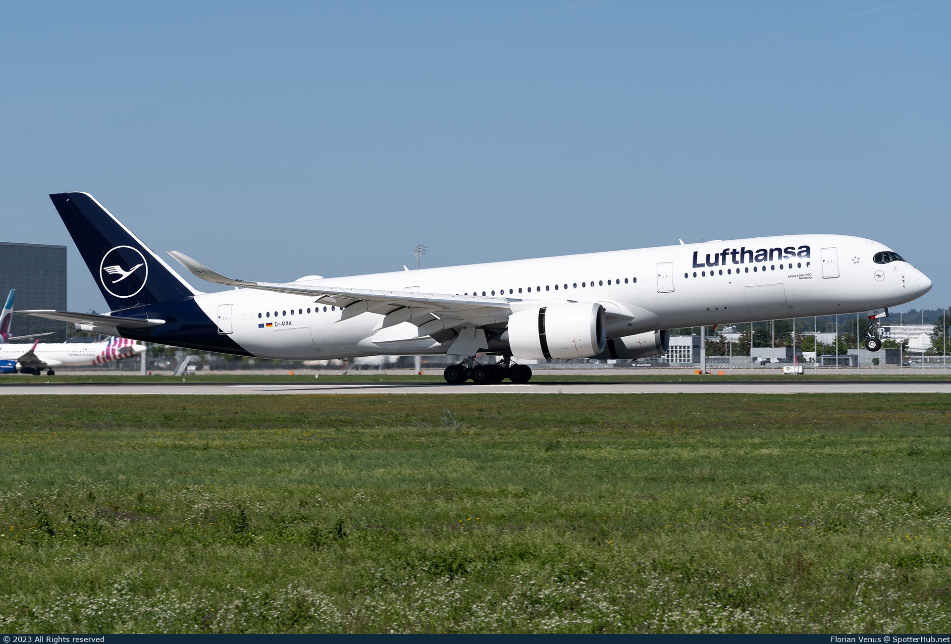 Photo of D-AIXA - Airbus A350-941 operated by Lufthansa