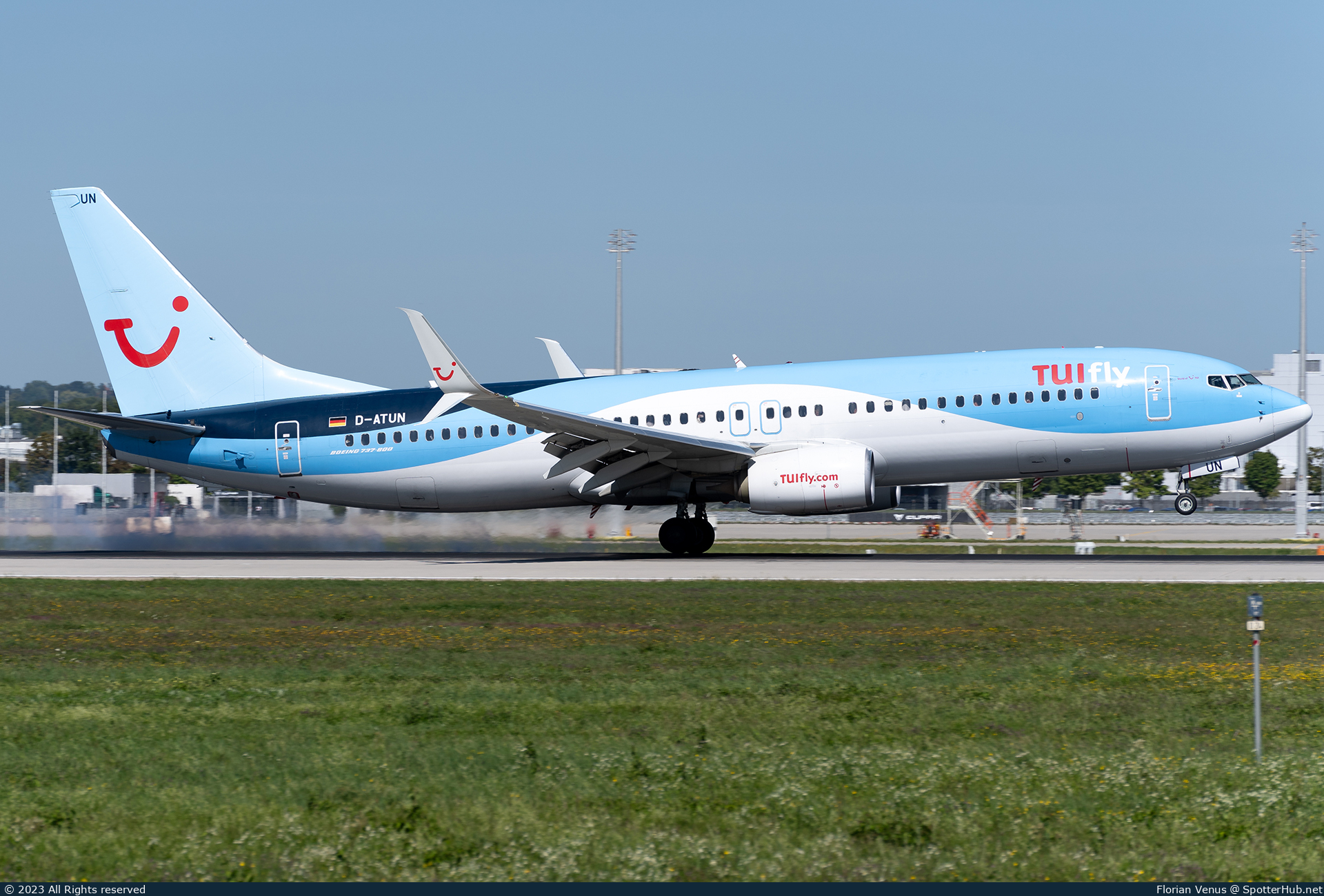 Photo of D-ATUN - Boeing 737-8K5 operated by TUIfly