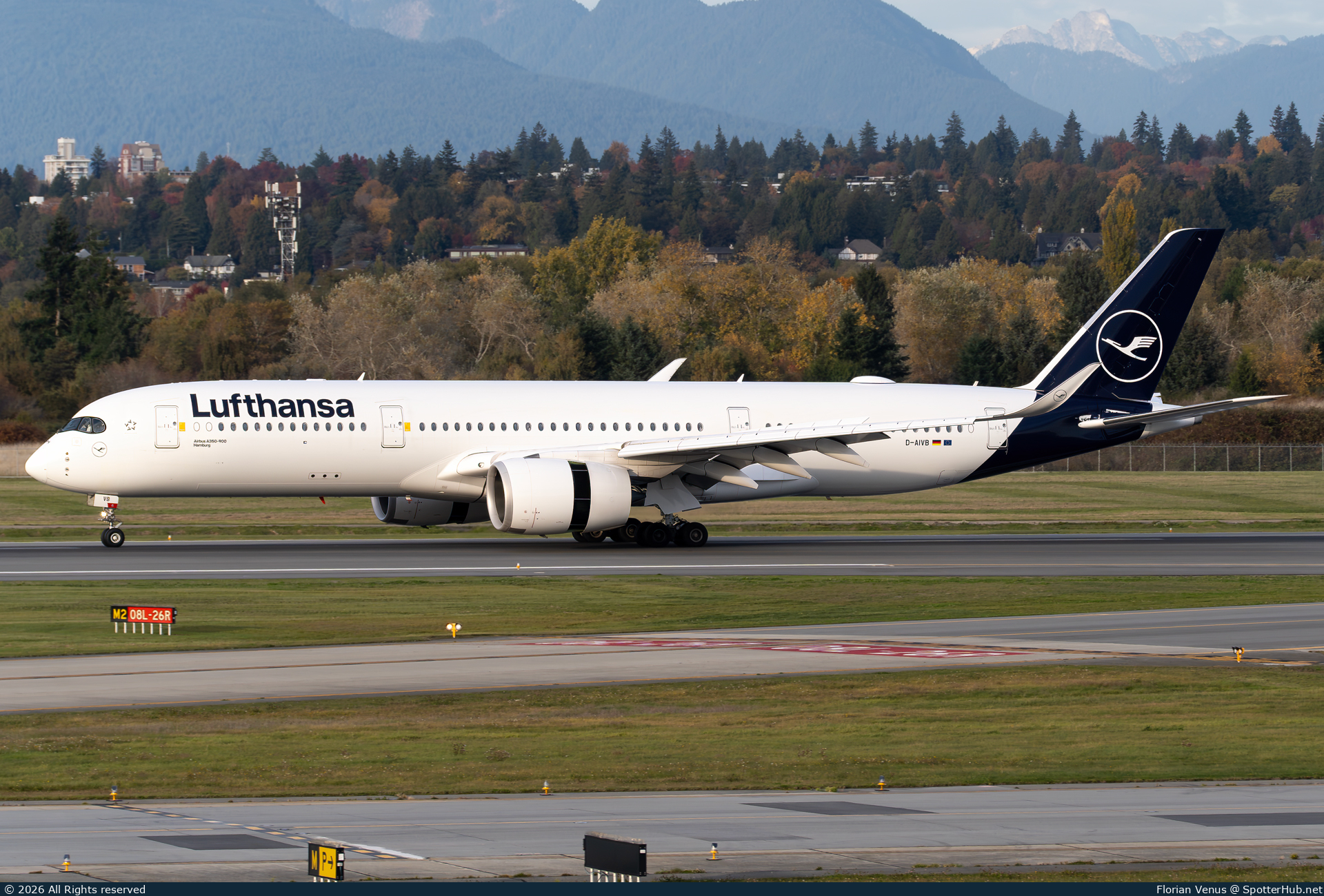 Photo of D-AIVB - Airbus A350-941 operated by Lufthansa