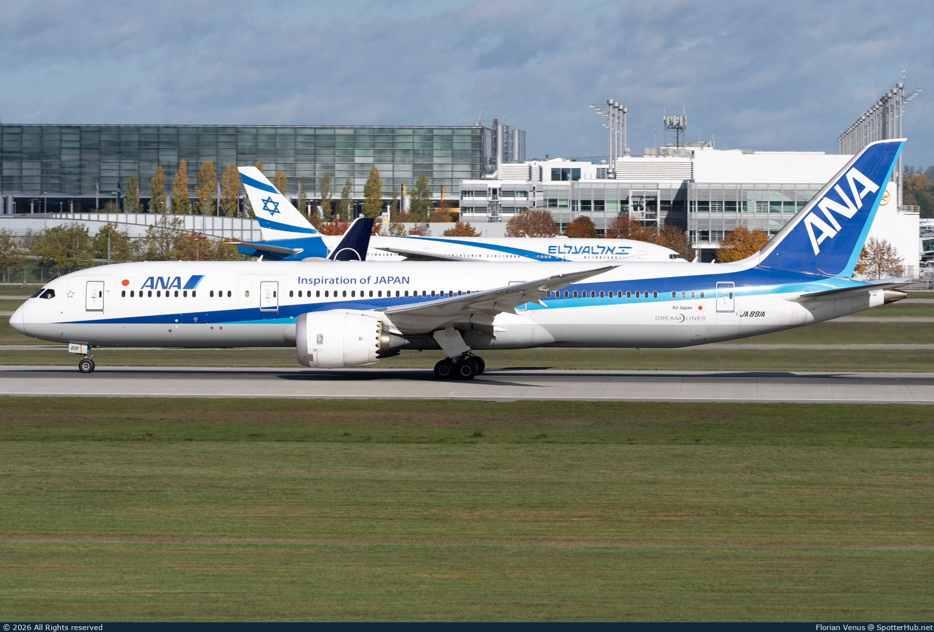 Photo of JA891A - Boeing 787-9 Dreamliner operated by ANA All Nippon Airways (opb Air Japan)