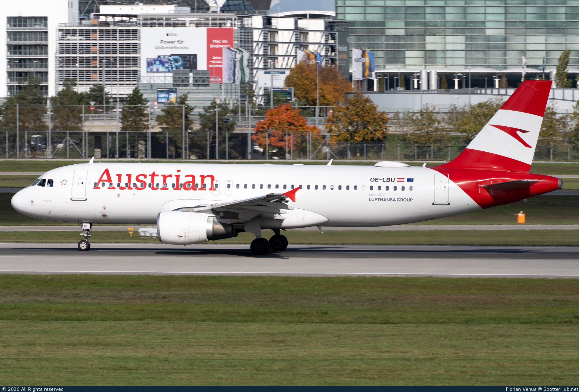 Photo of OE-LBU - Airbus A320-214 operated by Austrian Airlines