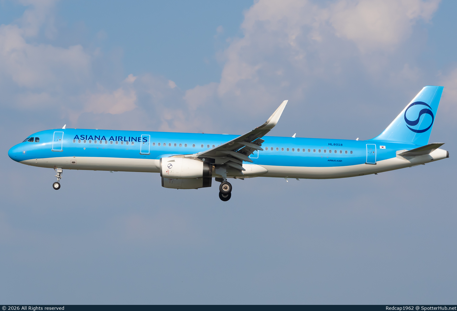 Photo of HL8018 - Airbus A321-231 operated by Asiana Airlines