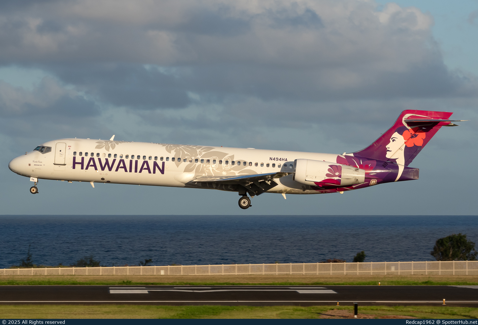 Photo of N494HA - Boeing 717-2BL operated by Hawaiian Airlines