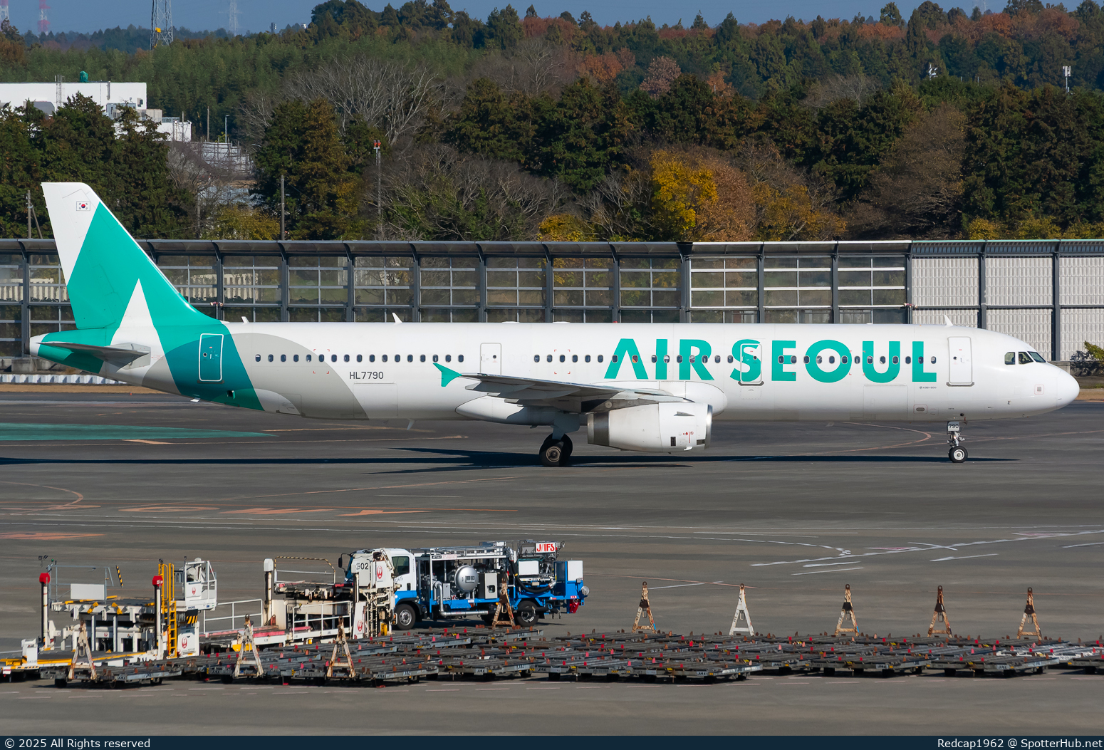 Photo of HL7790 - Airbus A321-231 operated by Air Seoul