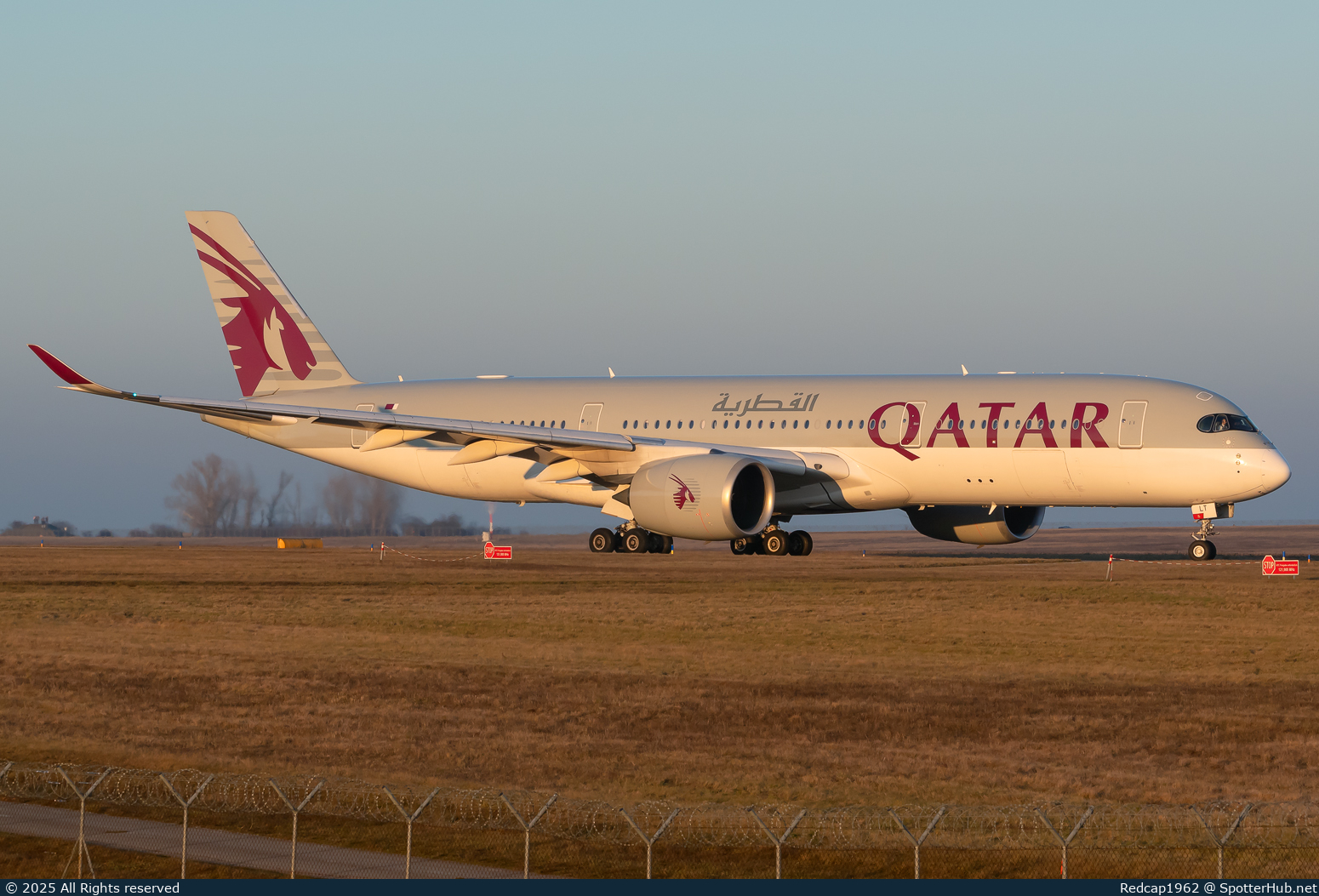 Photo of A7-ALT - Airbus A350-941 operated by Qatar Airways