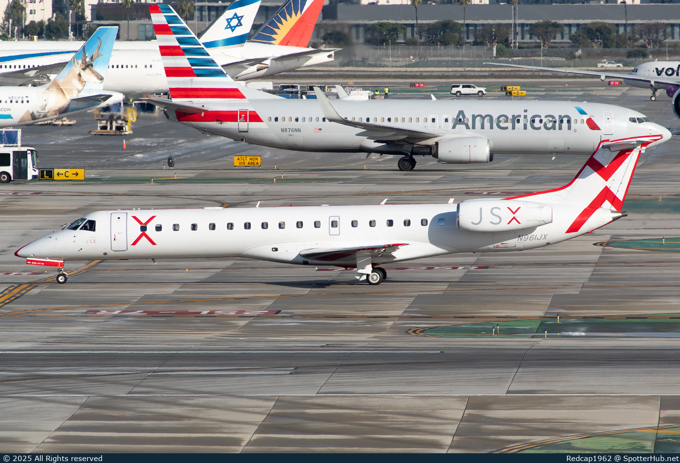 Photo of N961JX - Embraer ERJ-145LR operated by JetSuiteX