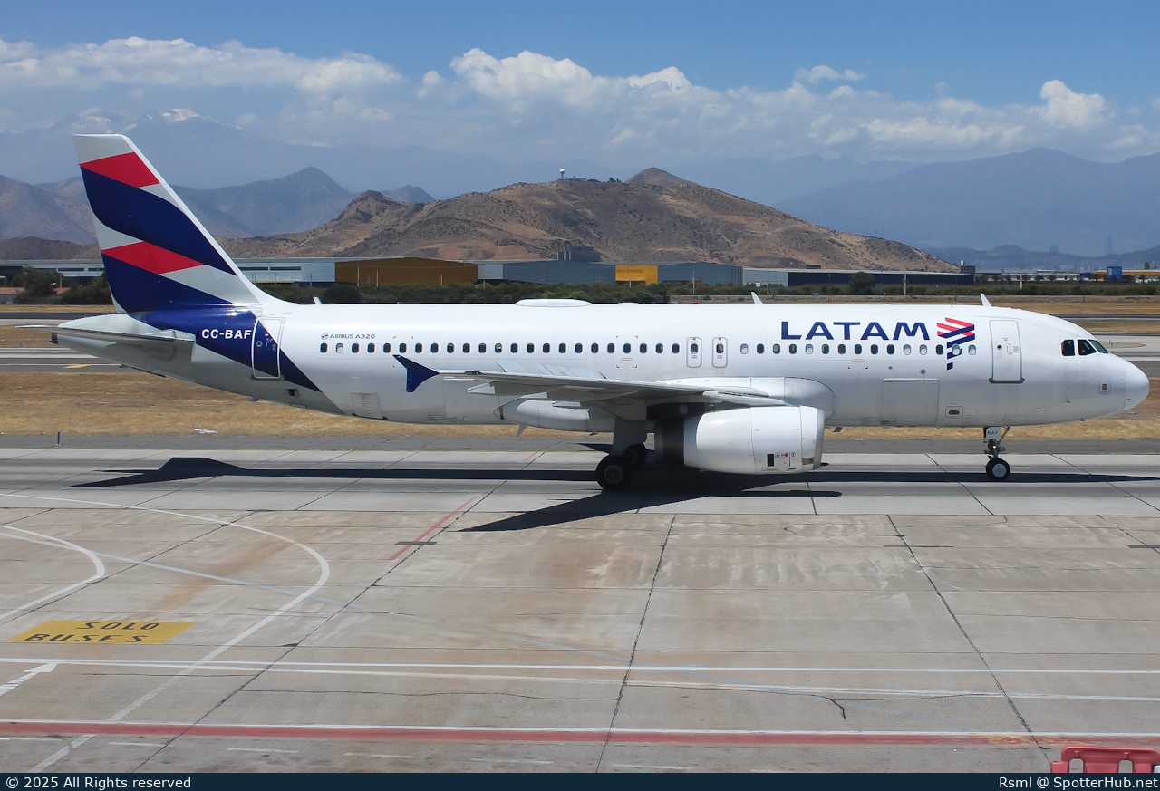 Photo of CC-BAF - Airbus A320-232 operated by LATAM Airlines
