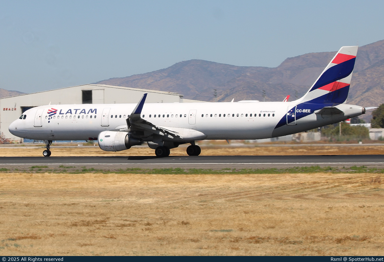 Photo of CC-BEE - Airbus A321-211 operated by LATAM Airlines