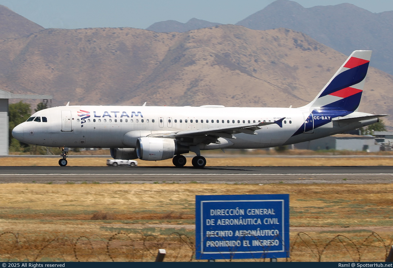 Photo of CC-BAY - Airbus A320-214 operated by LATAM Airlines
