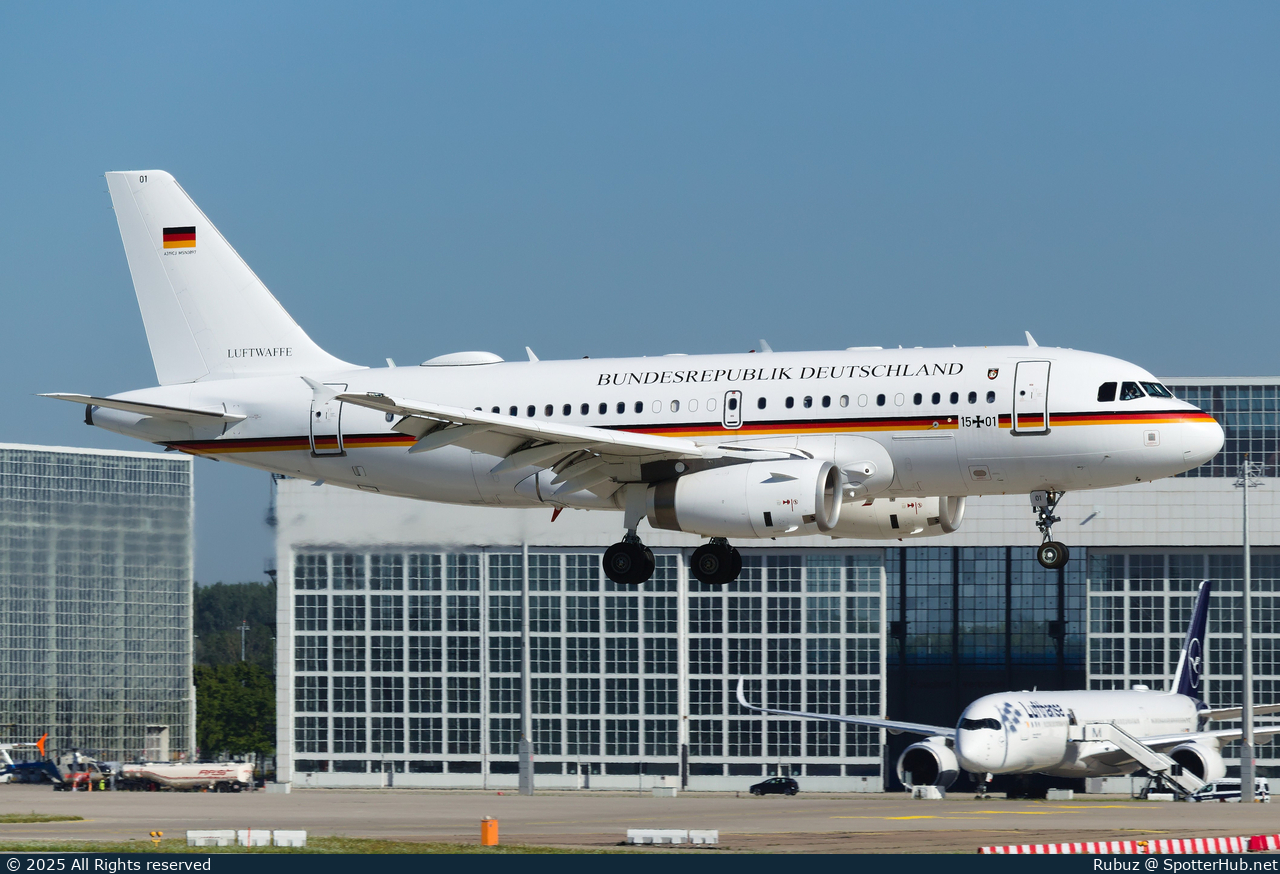 Photo of 15+01 - Airbus A319-133(CJ) operated by German Air Force