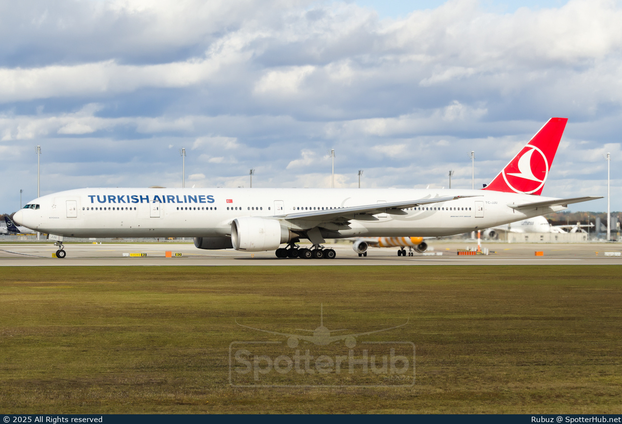 Photo of TC-JJU - Boeing 777-3F2(ER) operated by Turkish Airlines