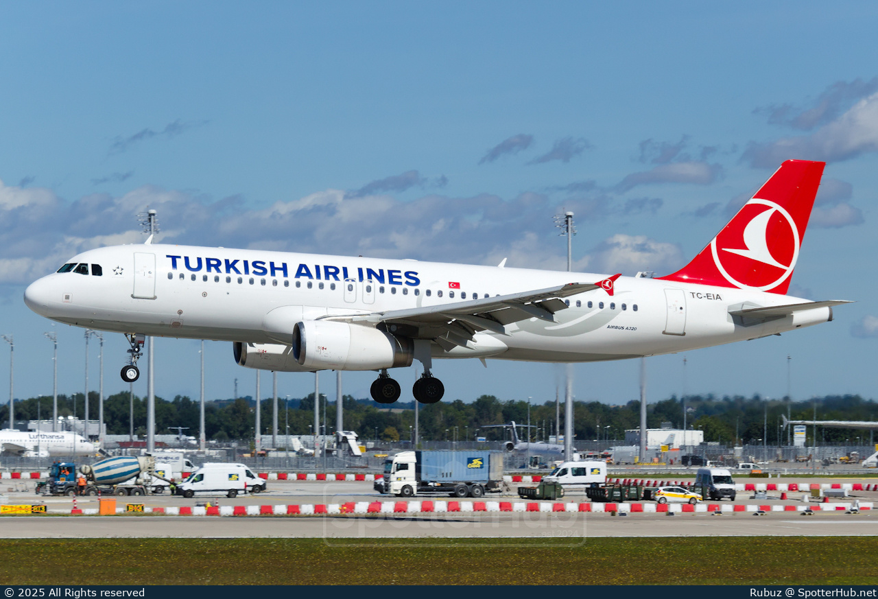 Photo of TC-EIA - Airbus A320-233 operated by Turkish Airlines