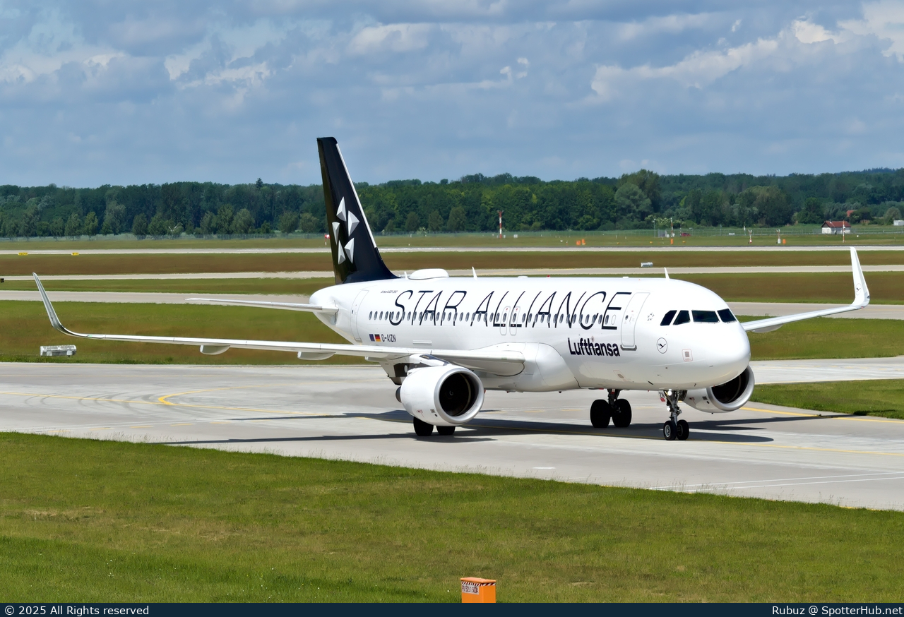 Photo of D-AIZN - Airbus A320-214 operated by Lufthansa