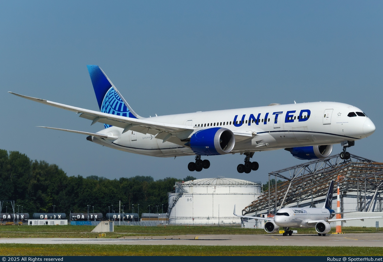 Photo of N45905 - Boeing 787-8 Dreamliner operated by United Airlines