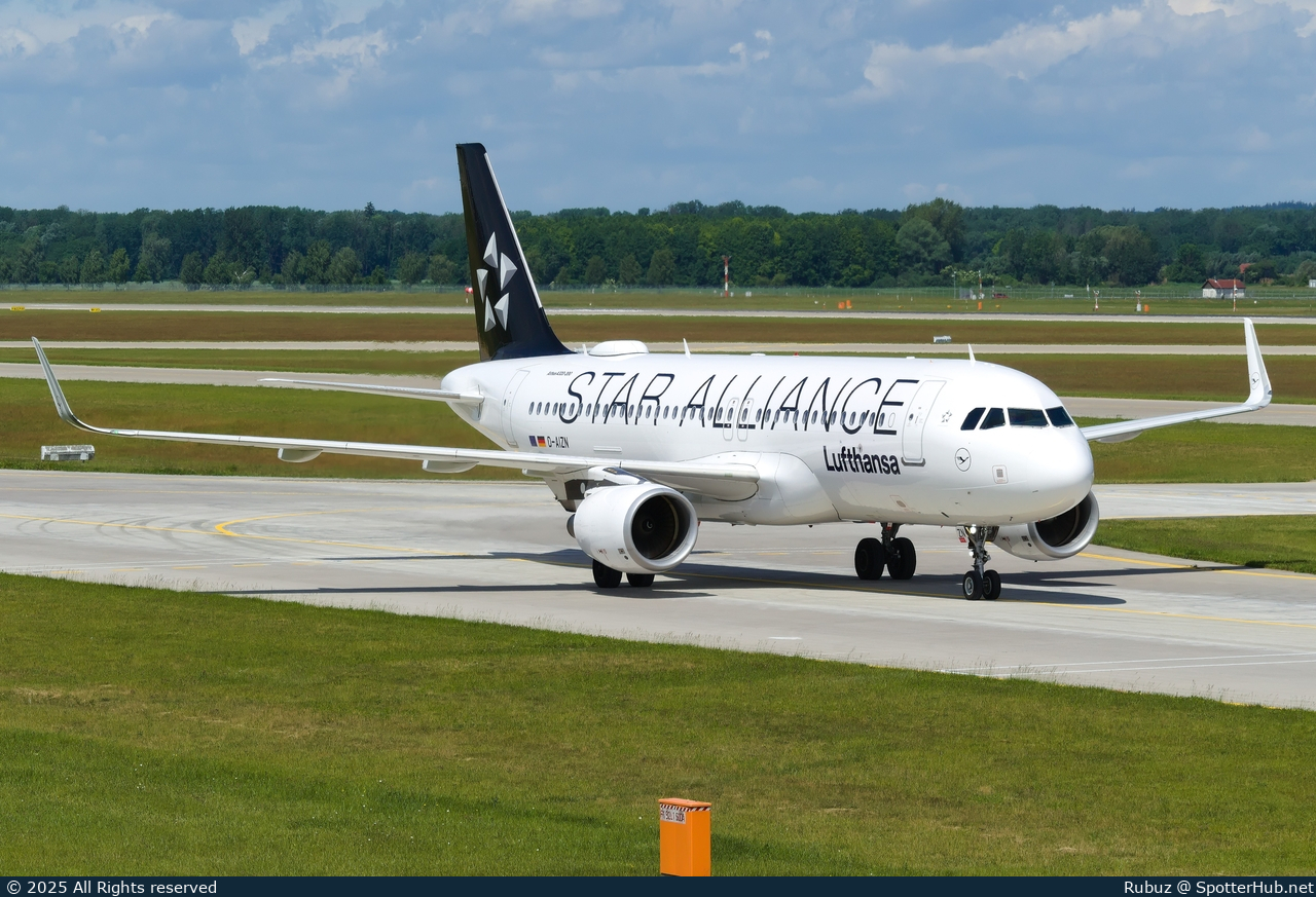 Photo of D-AIZN - Airbus A320-214 operated by Lufthansa