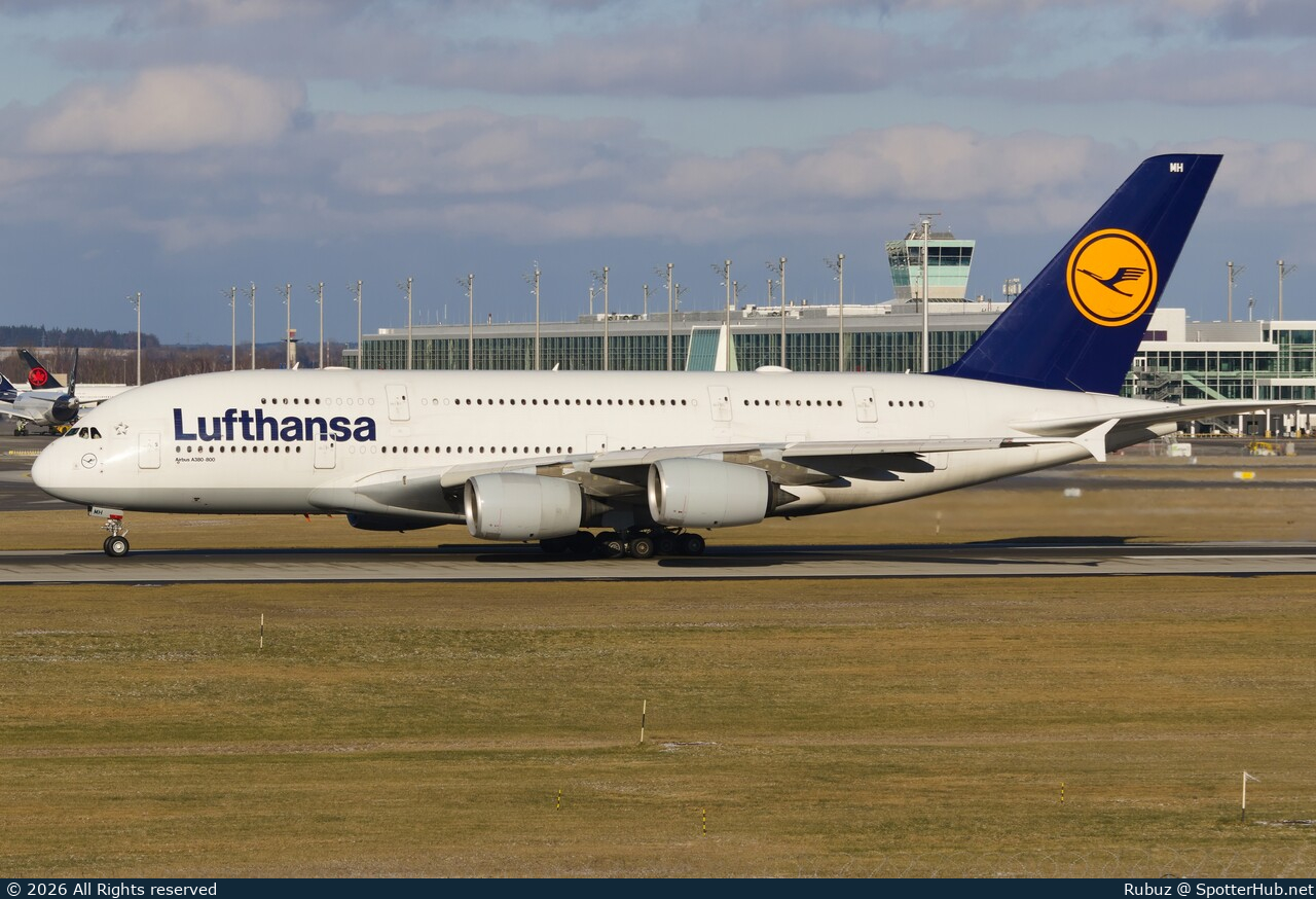 Photo of D-AIMH - Airbus A380-841 operated by Lufthansa
