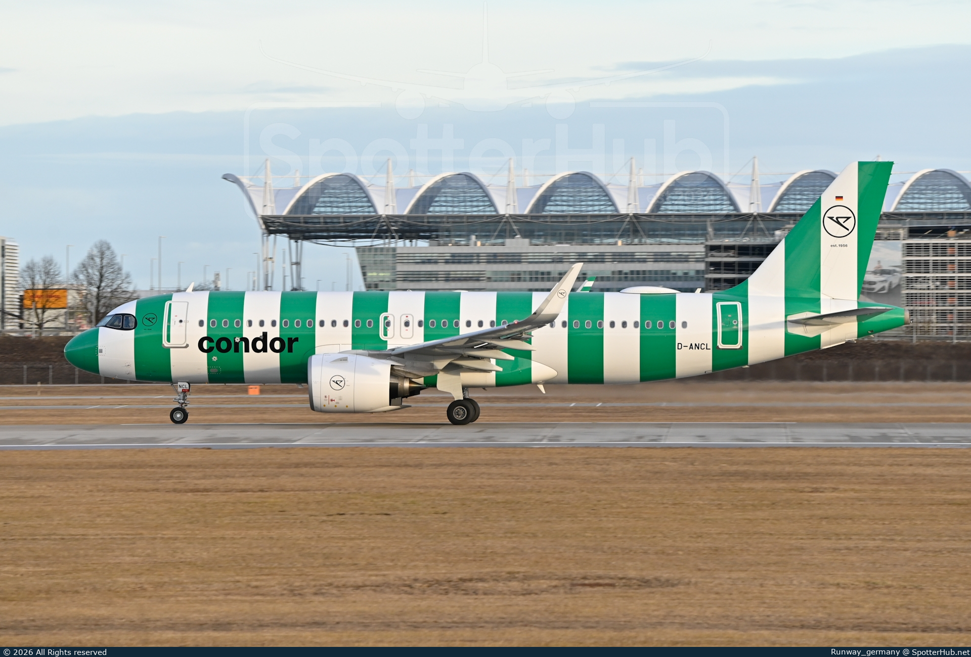Photo of D-ANCL - Airbus A320-271N operated by Condor