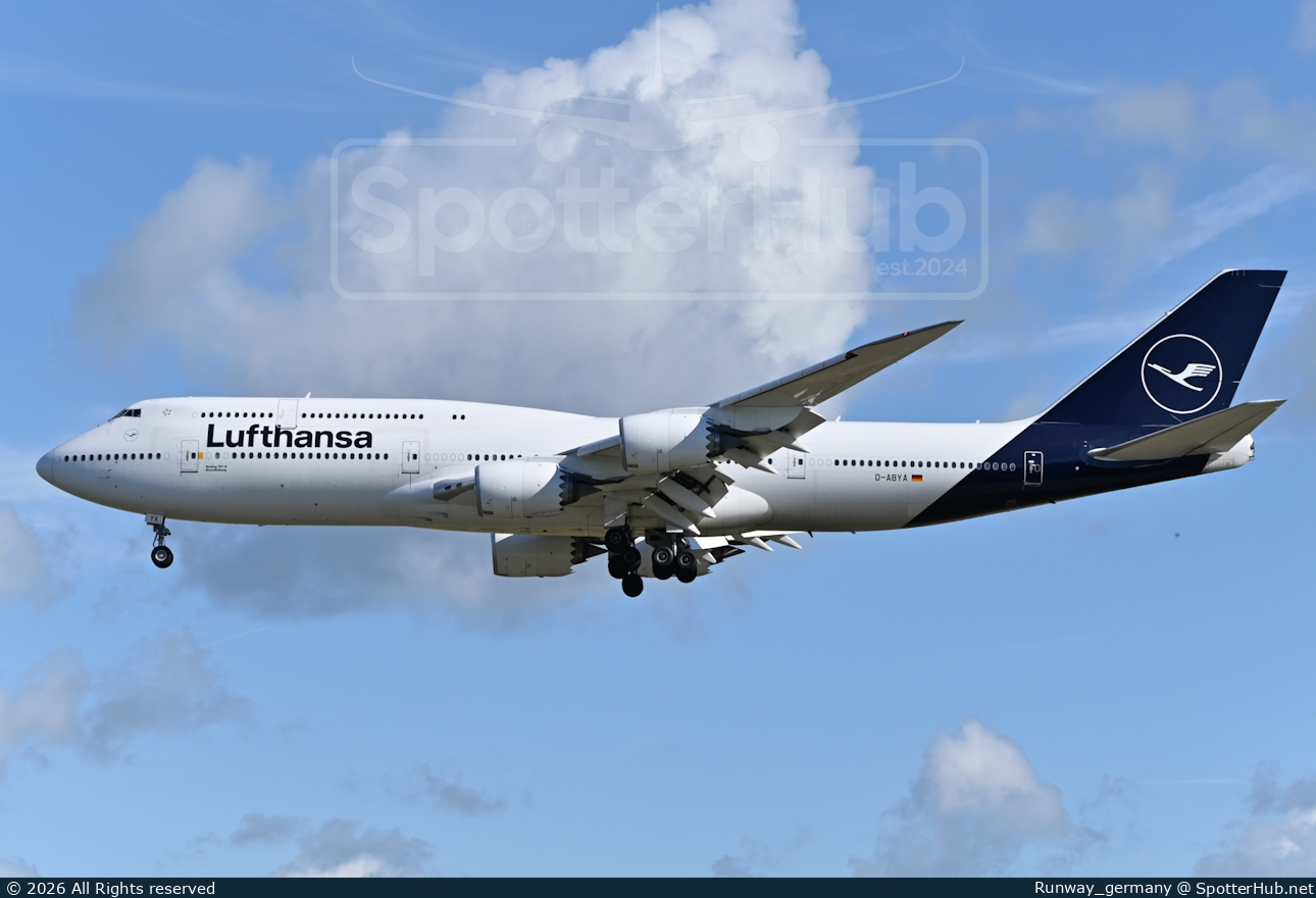 Photo of D-ABYA - Boeing 747-830 operated by Lufthansa