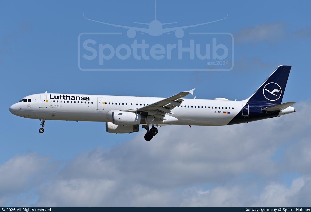 Photo of D-AIDI - Airbus A321-231 operated by Lufthansa