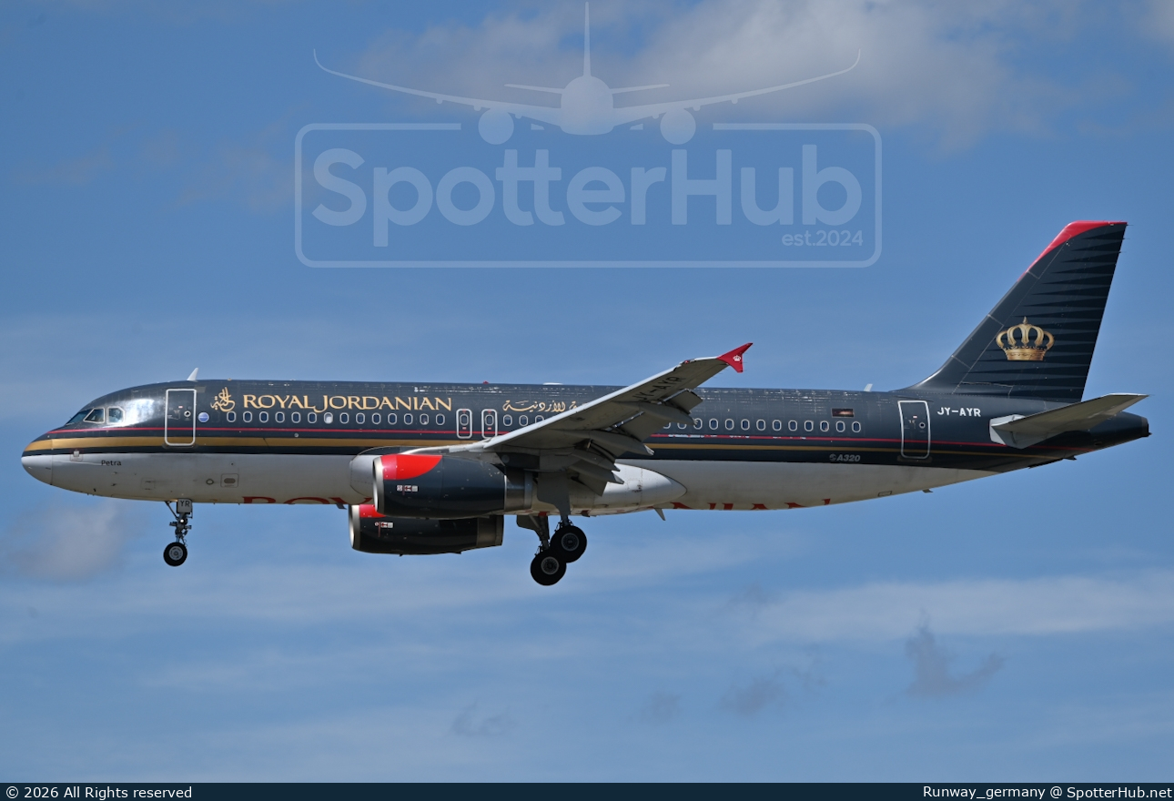 Photo of JY-AYR - Airbus A320-232 operated by Royal Jordanian Airlines