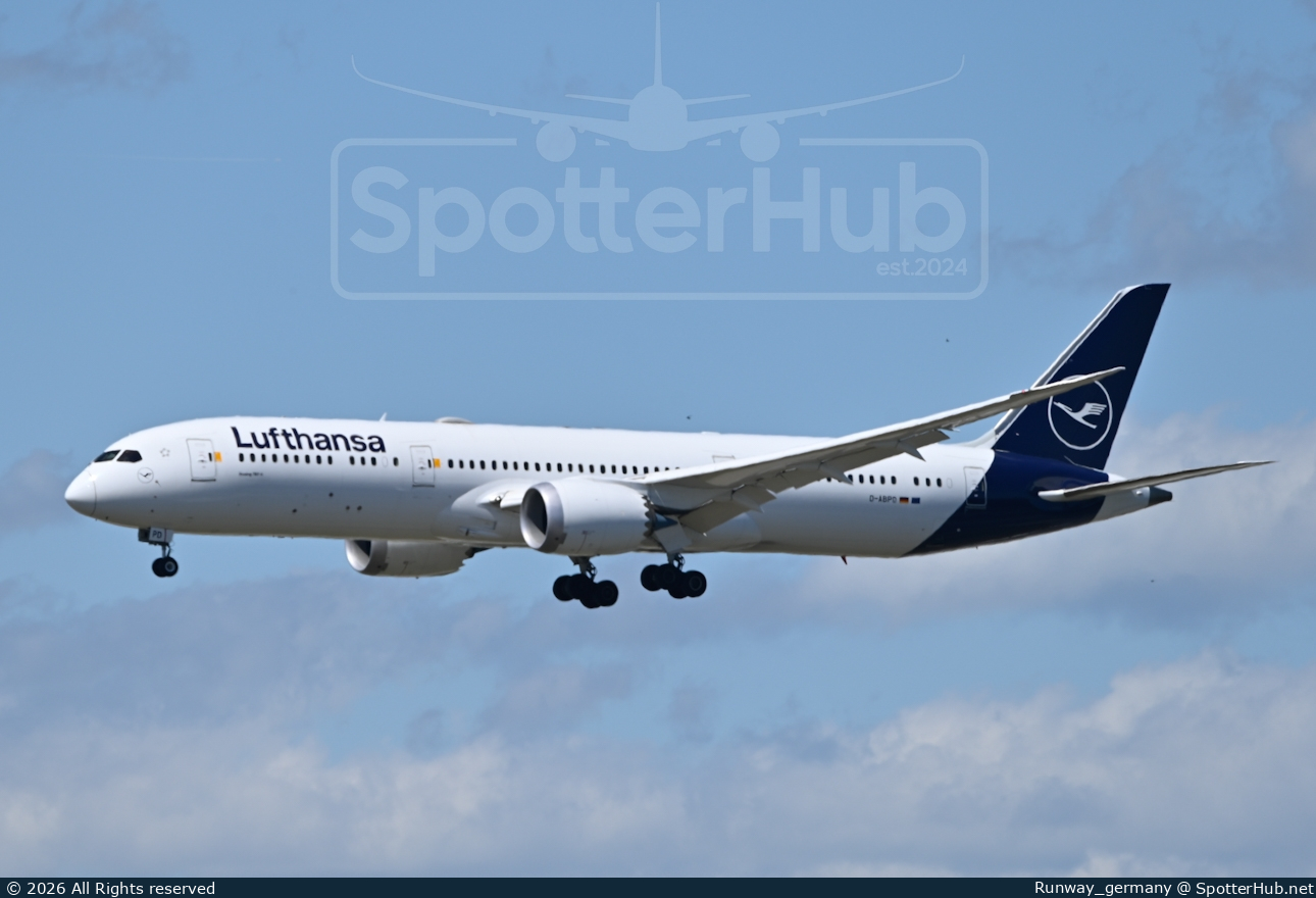 Photo of D-ABPO - Boeing 787-9 Dreamliner operated by Lufthansa