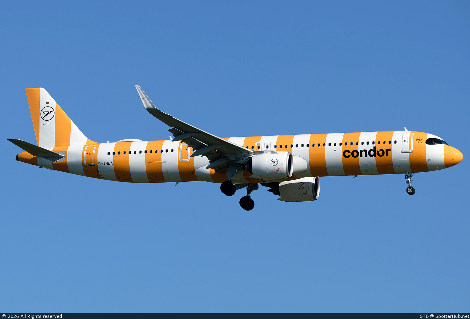 Photo of D-ANLA - Airbus A321-271NX operated by Condor