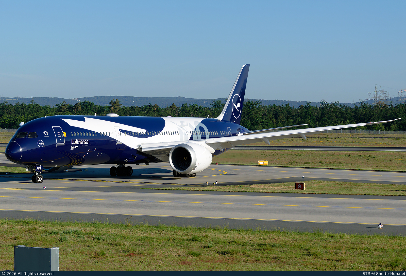 Photo of D-ABPU - Boeing 787-9 Dreamliner operated by Lufthansa