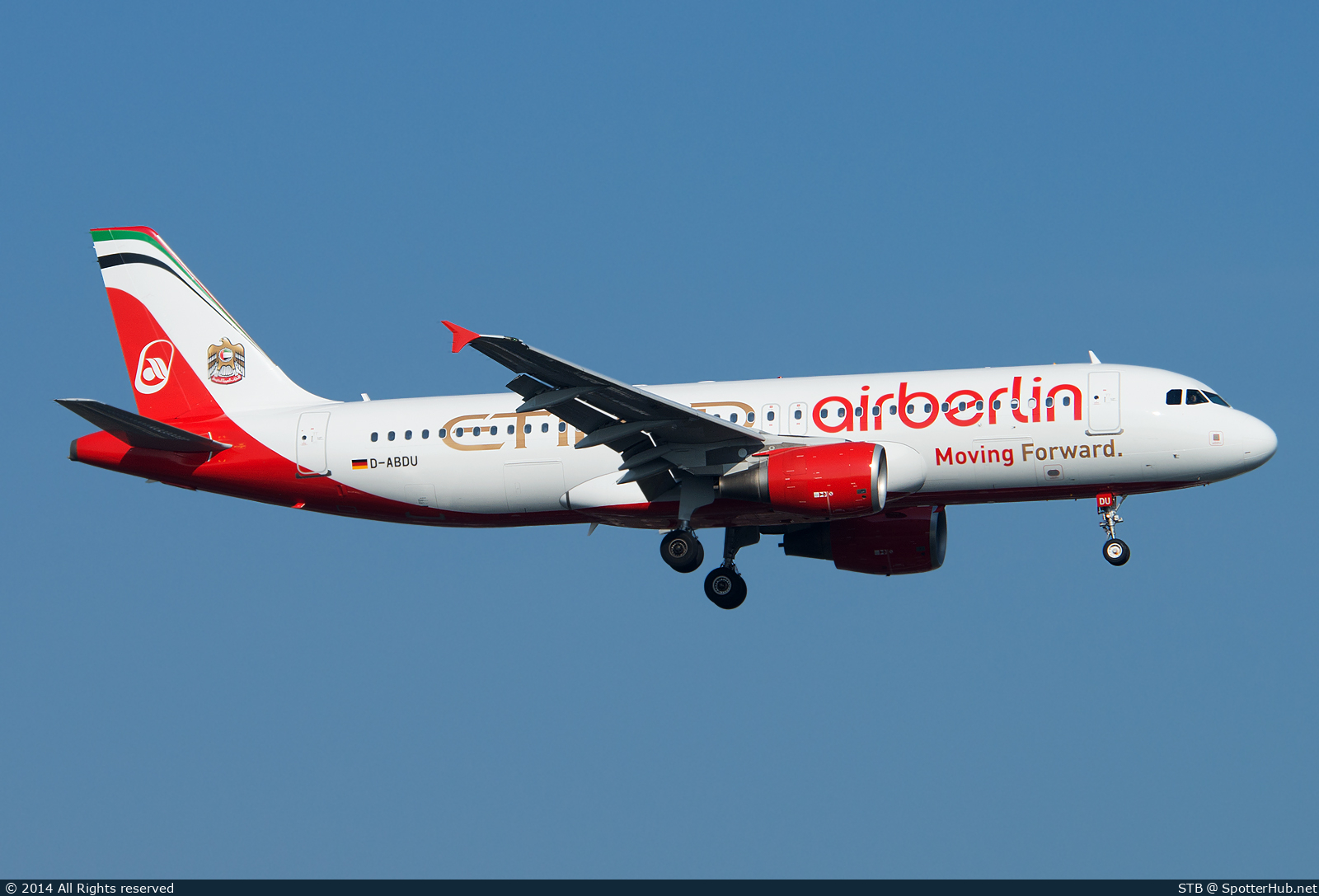 Photo of D-ABDU - Airbus A320-214 operated by Air Berlin