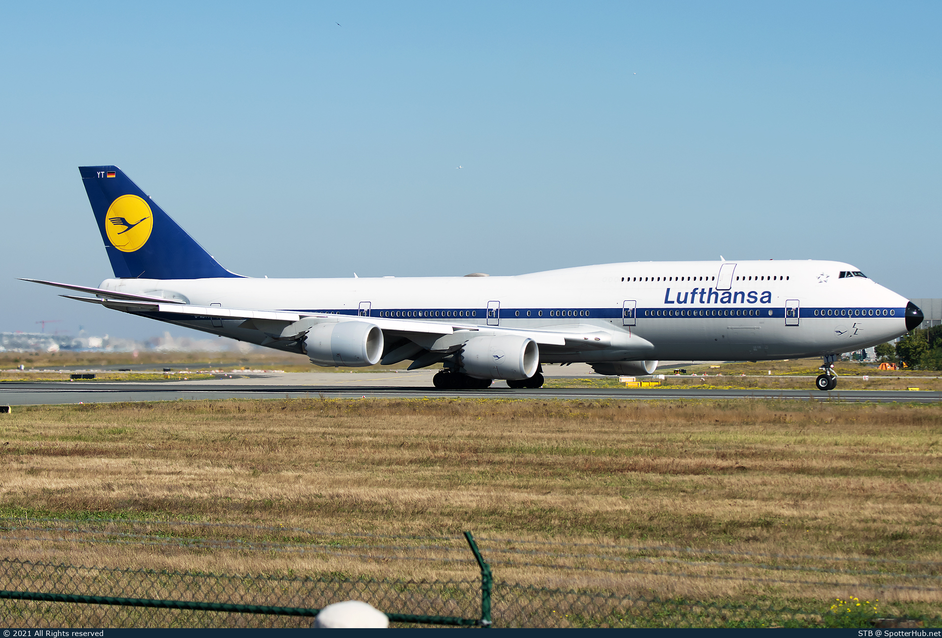 Photo of D-ABYT - Boeing 747-830 operated by Lufthansa