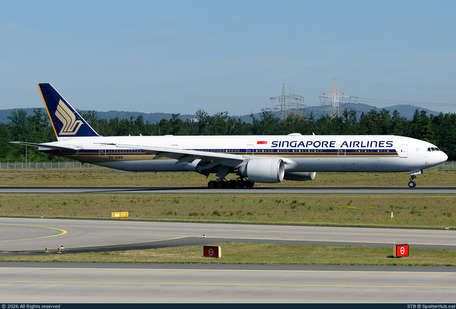Photo of 9V-SWK - Boeing 777-312(ER) operated by Singapore Airlines
