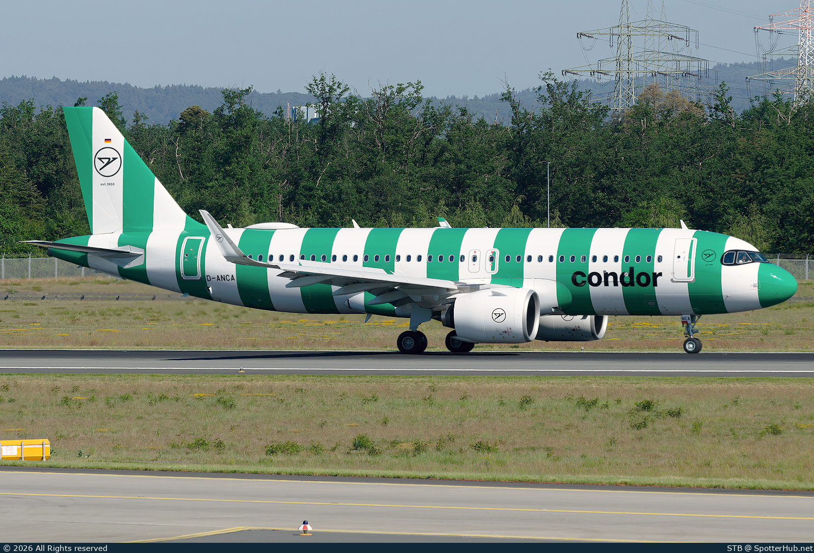 Photo of D-ANCA - Airbus A320-271N operated by Condor
