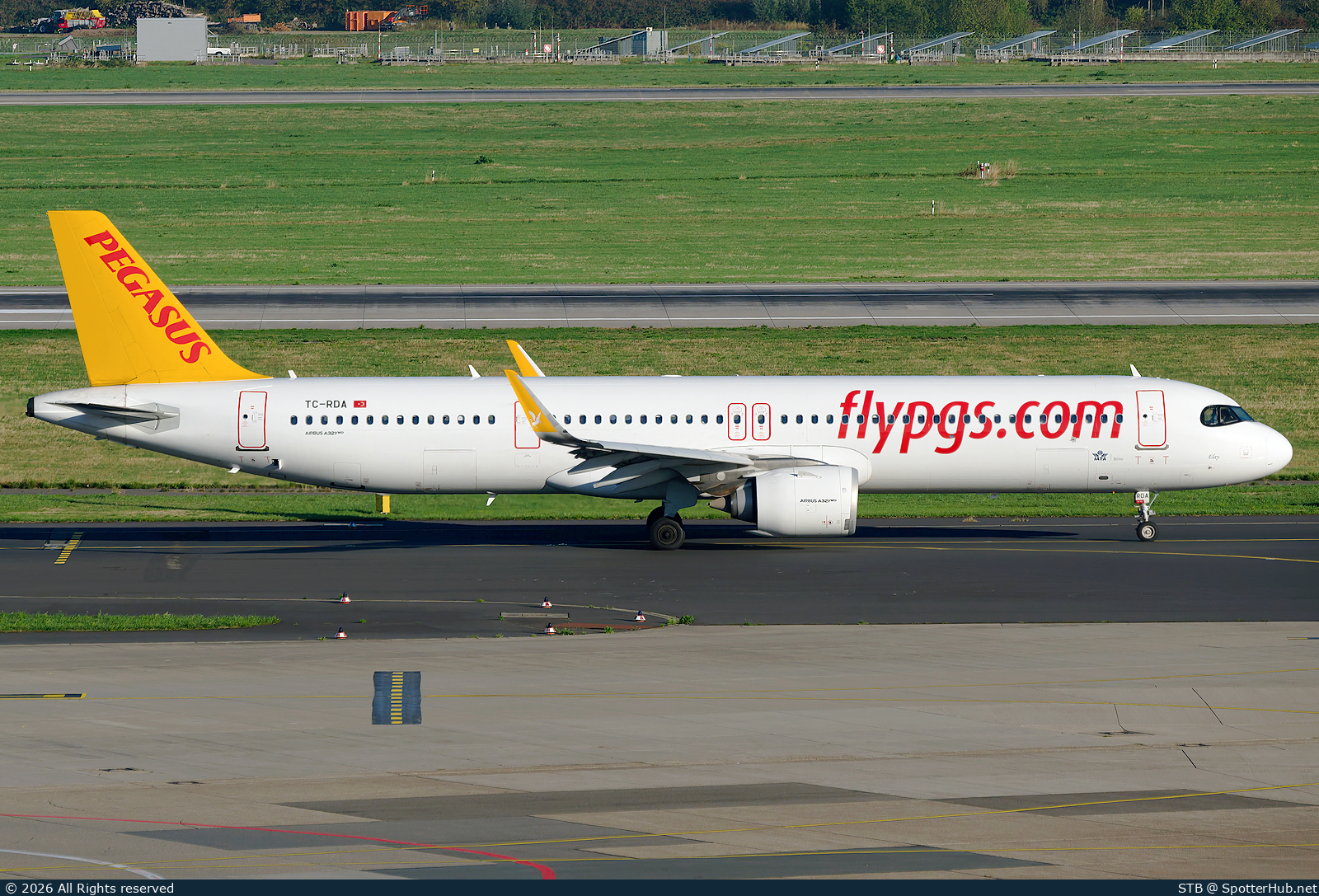 Photo of TC-RDA - Airbus A321-251NX operated by Pegasus Airlines