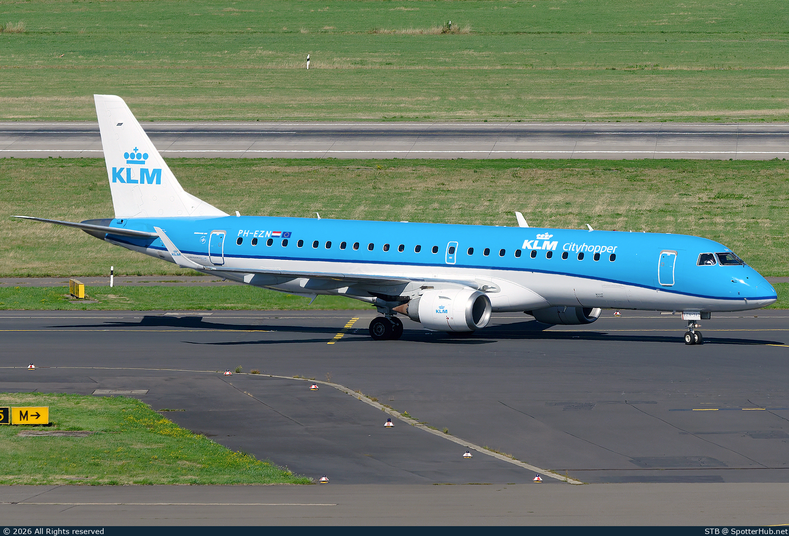 Photo of PH-EZN - Embraer ERJ-190STD operated by KLM Cityhopper