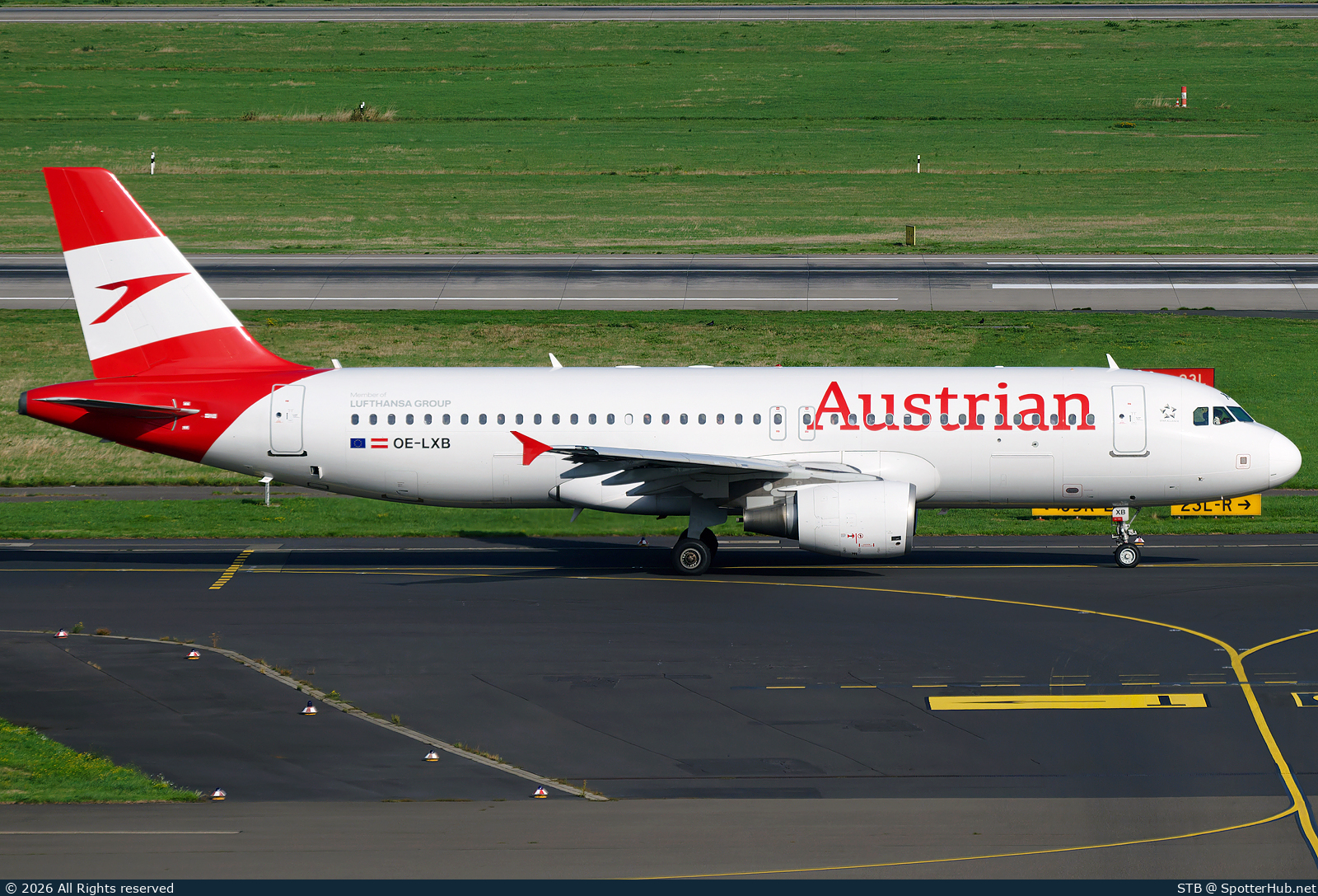 Photo of OE-LXB - Airbus A320-216 operated by Austrian Airlines