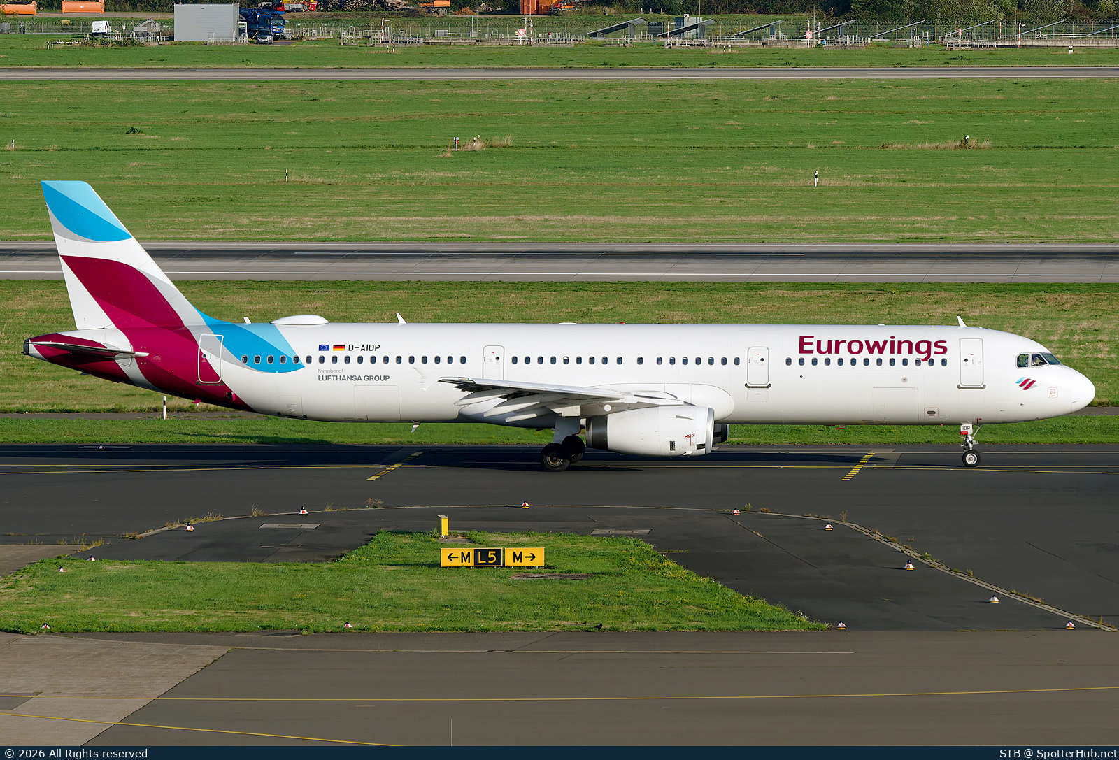 Photo of D-AIDP - Airbus A321-231 operated by Eurowings