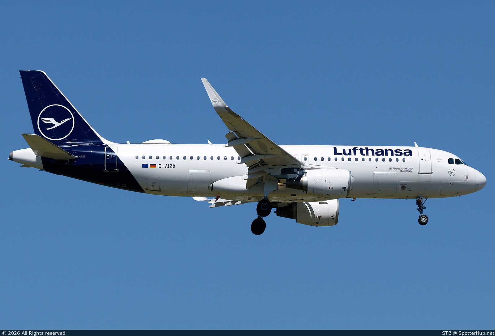 Photo of D-AIZX - Airbus A320-214 operated by Lufthansa